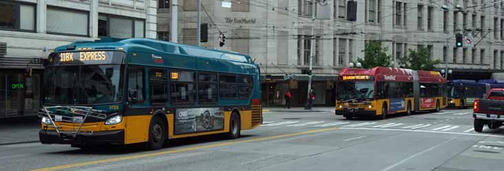 King County Metro New Flyer XDE35 3722 & DE60LFR 6117